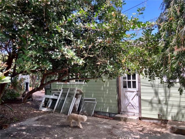 13516 Dyer Street, Sylmar, CA 91342