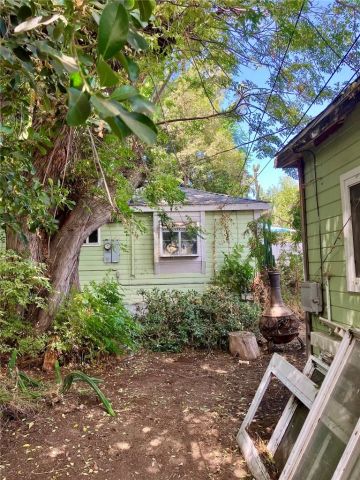 13516 Dyer Street, Sylmar, CA 91342