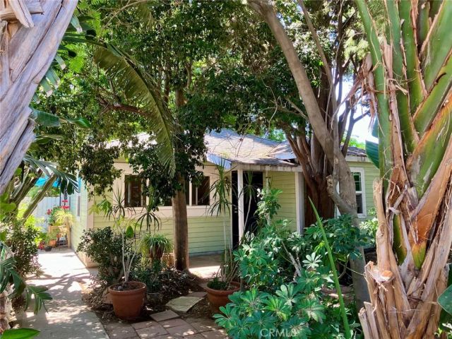 13516 Dyer Street, Sylmar, CA 91342