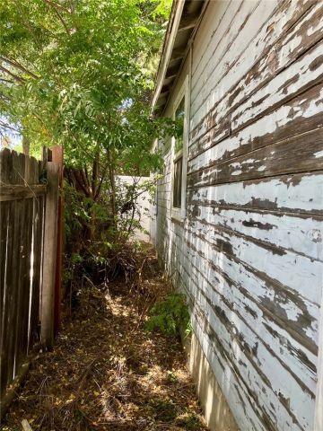 13516 Dyer Street, Sylmar, CA 91342
