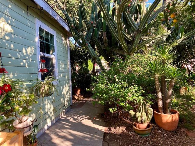 13516 Dyer Street, Sylmar, CA 91342