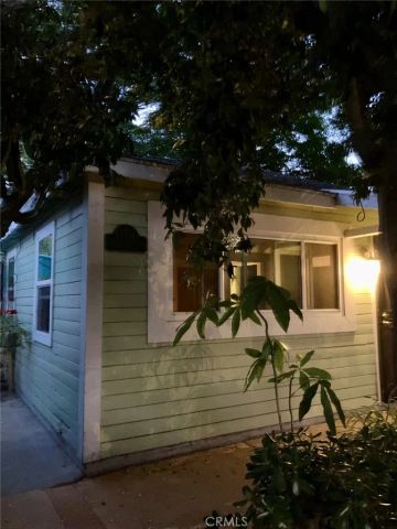 13516 Dyer Street, Sylmar, CA 91342