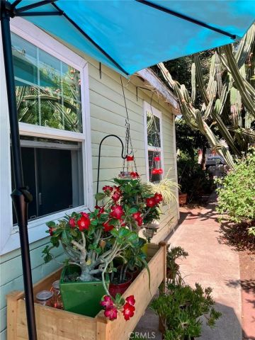 13516 Dyer Street, Sylmar, CA 91342