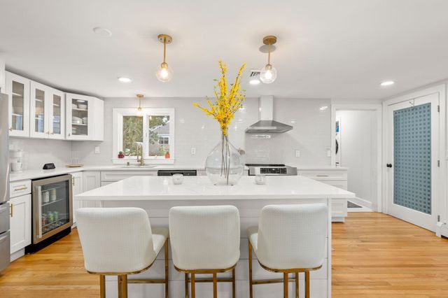 21 Hazelmoor Rd, Yarmouth, MA 02664