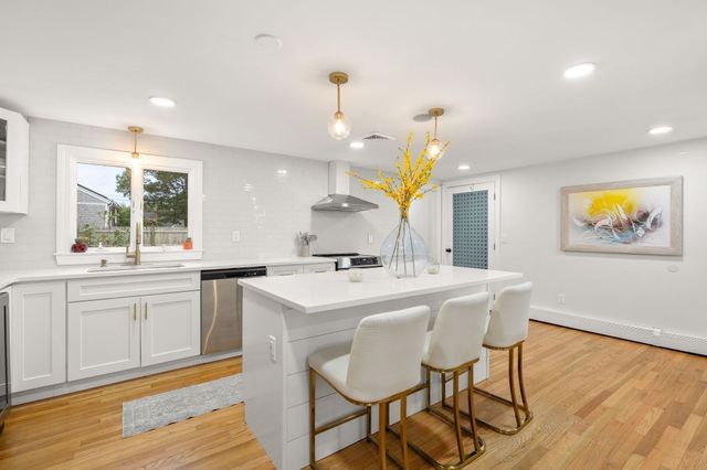 21 Hazelmoor Rd, Yarmouth, MA 02664