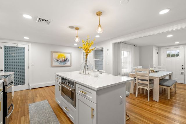 21 Hazelmoor Rd, Yarmouth, MA 02664