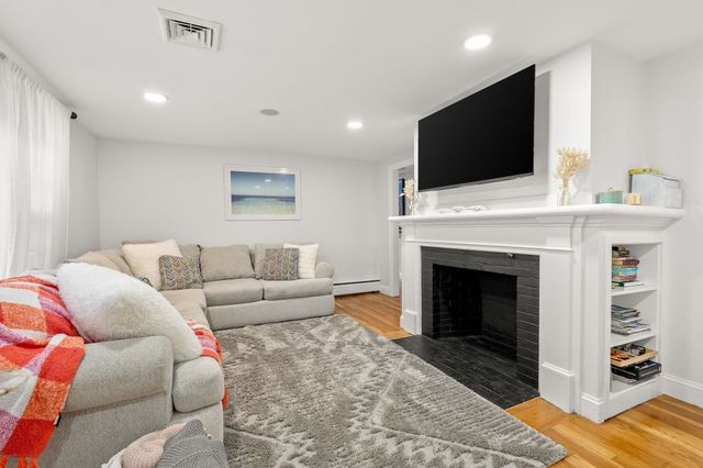 21 Hazelmoor Rd, Yarmouth, MA 02664