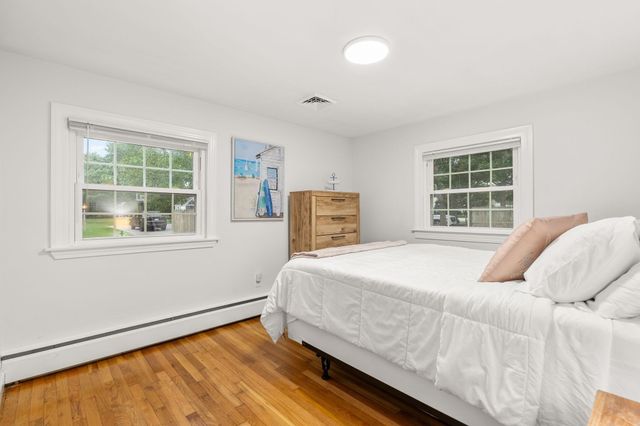 21 Hazelmoor Rd, Yarmouth, MA 02664