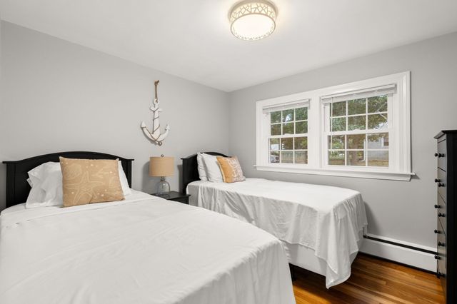 21 Hazelmoor Rd, Yarmouth, MA 02664