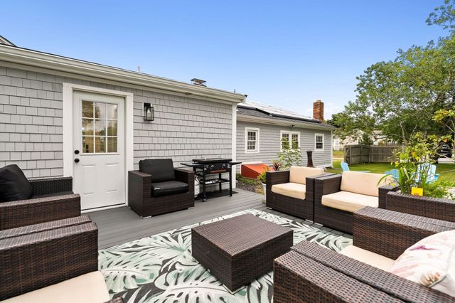 21 Hazelmoor Rd, Yarmouth, MA 02664