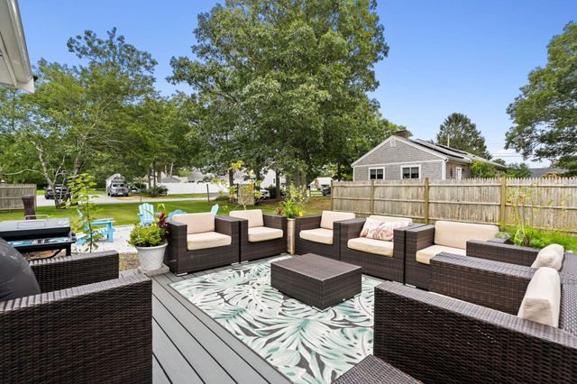21 Hazelmoor Rd, Yarmouth, MA 02664
