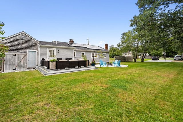 21 Hazelmoor Rd, Yarmouth, MA 02664