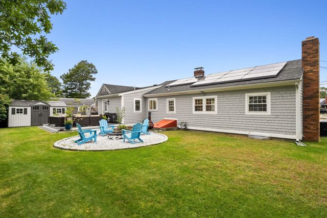 21 Hazelmoor Rd, Yarmouth, MA 02664