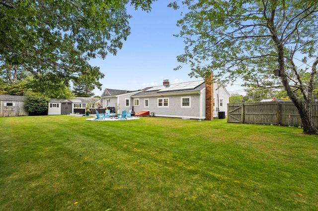 21 Hazelmoor Rd, Yarmouth, MA 02664