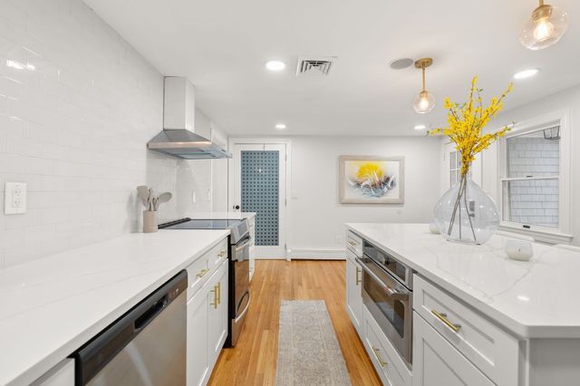 21 Hazelmoor Rd, Yarmouth, MA 02664