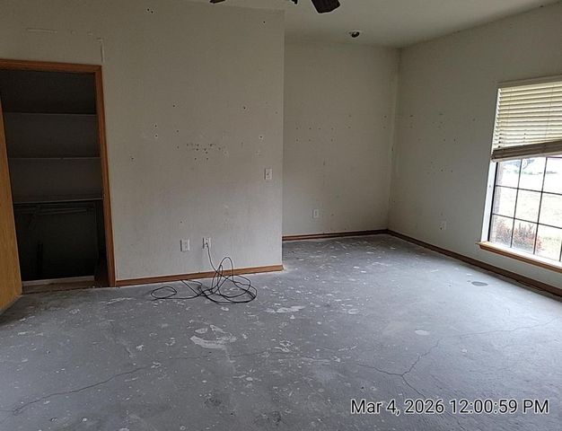 22 NW Valleybrook Dr, Lawton, OK 73505