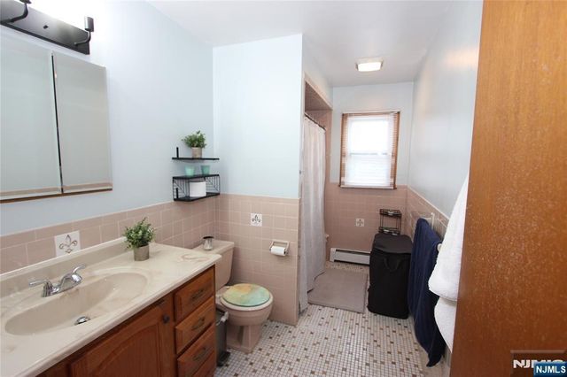 34 North Street 2, Elmwood Park, NJ 07407