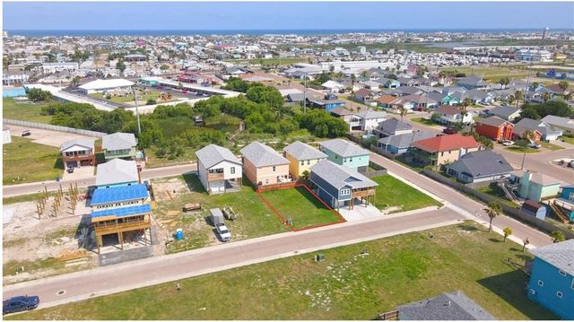 246 Port Arthur St, Port Aransas, TX 78373