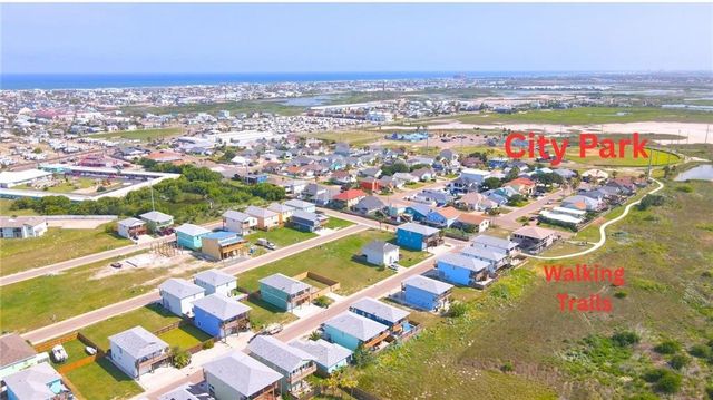 246 Port Arthur St, Port Aransas, TX 78373
