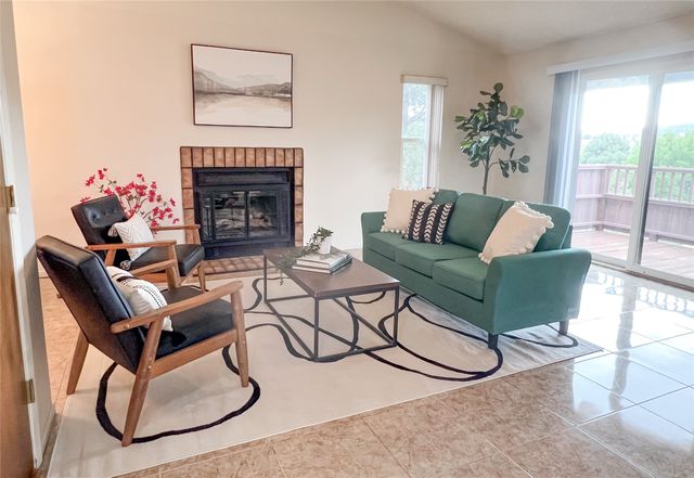 10 Loma Vista, Los Alamos, NM 87544