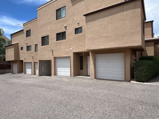 10 Loma Vista, Los Alamos, NM 87544
