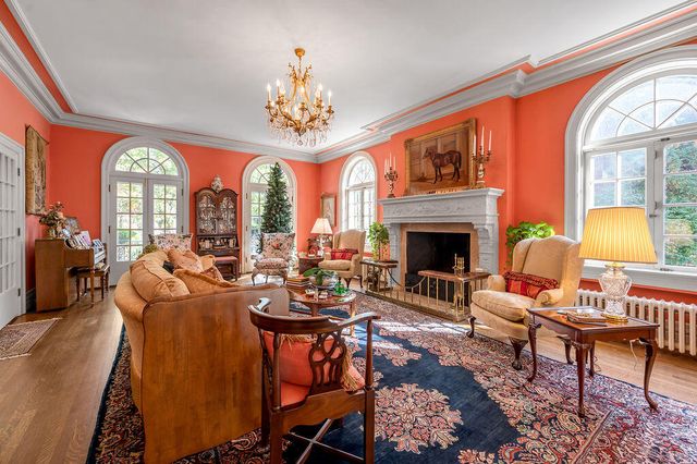 1014 Richmond Road, Lexington, KY 40502
