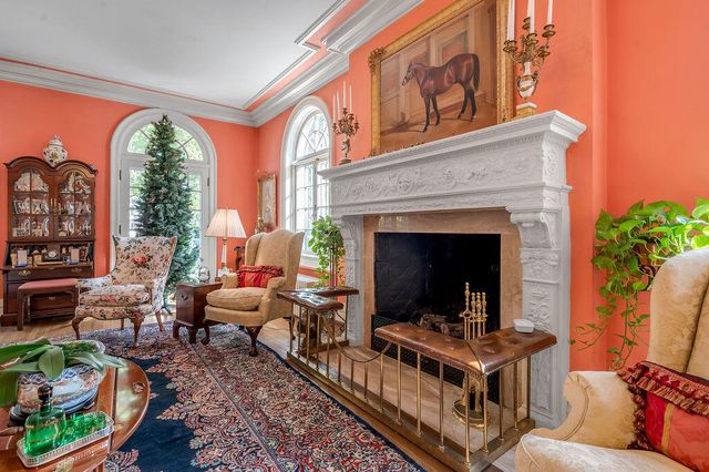 1014 Richmond Road, Lexington, KY 40502