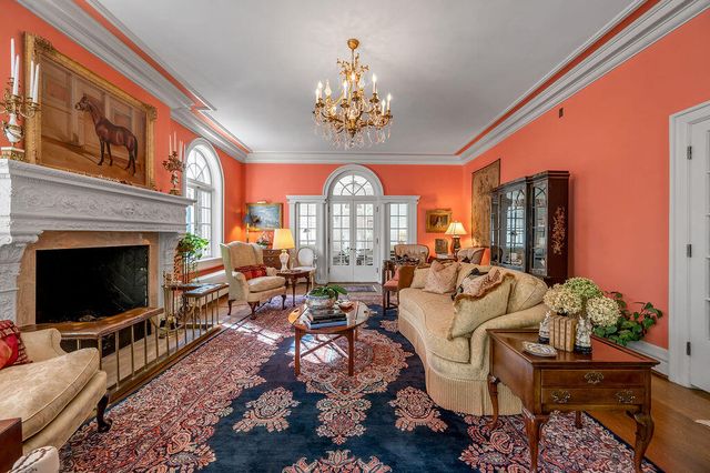 1014 Richmond Road, Lexington, KY 40502