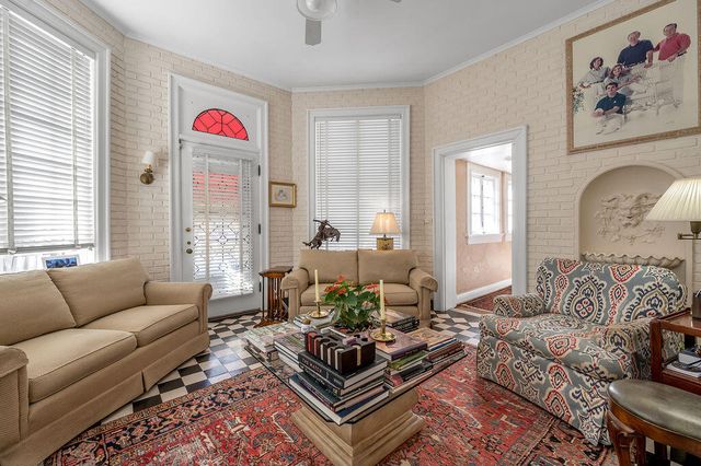 1014 Richmond Road, Lexington, KY 40502
