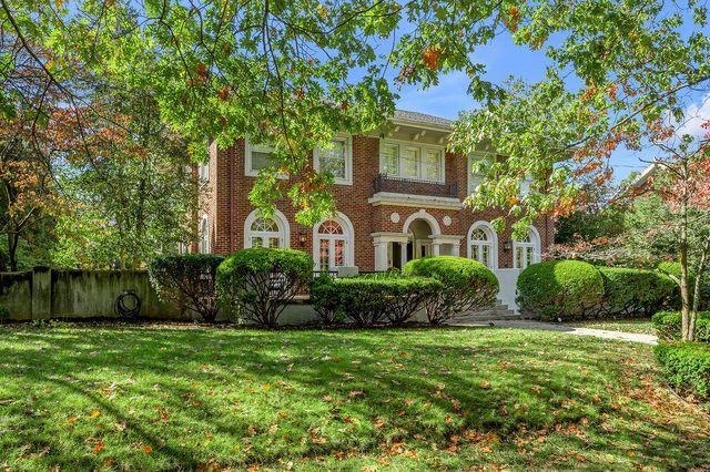 1014 Richmond Road, Lexington, KY 40502