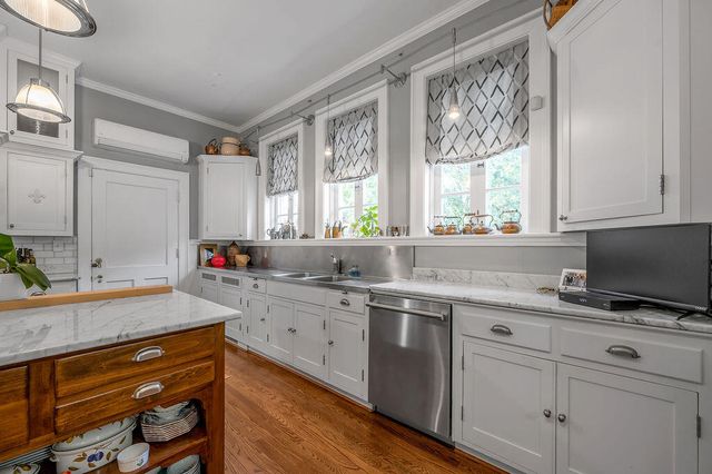 1014 Richmond Road, Lexington, KY 40502