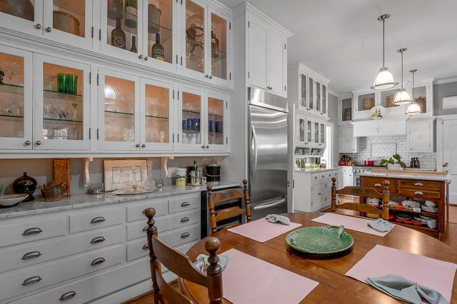 1014 Richmond Road, Lexington, KY 40502