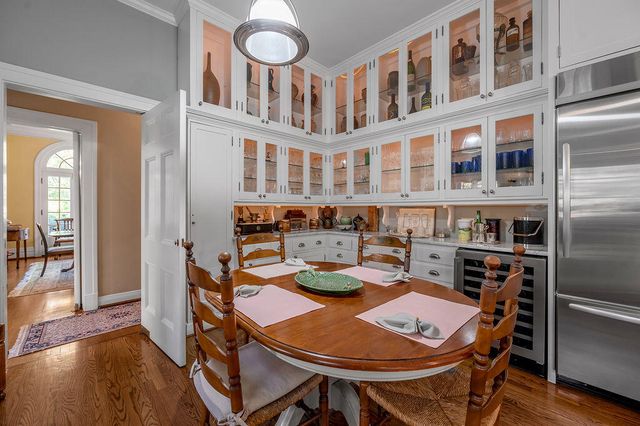 1014 Richmond Road, Lexington, KY 40502
