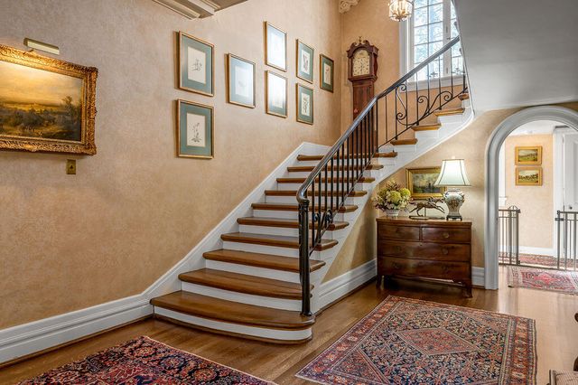 1014 Richmond Road, Lexington, KY 40502