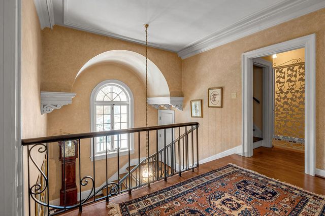1014 Richmond Road, Lexington, KY 40502