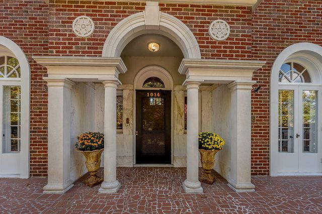 1014 Richmond Road, Lexington, KY 40502