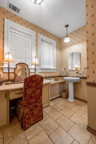 1014 Richmond Road, Lexington, KY 40502