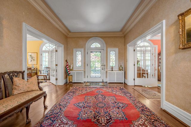 1014 Richmond Road, Lexington, KY 40502