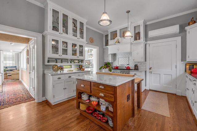 1014 Richmond Road, Lexington, KY 40502