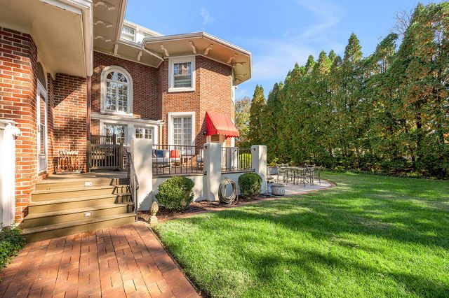 1014 Richmond Road, Lexington, KY 40502