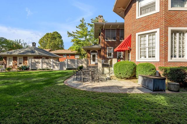 1014 Richmond Road, Lexington, KY 40502