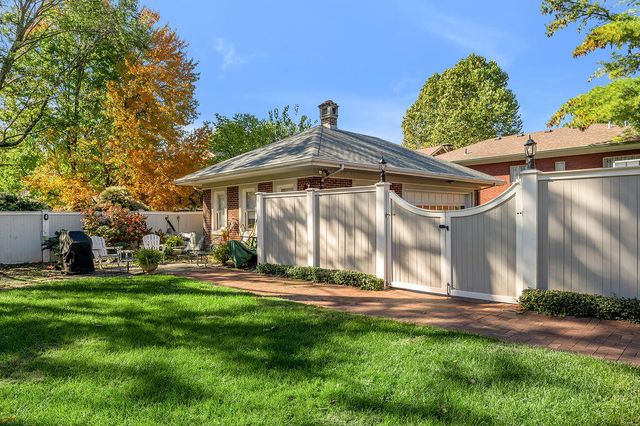 1014 Richmond Road, Lexington, KY 40502