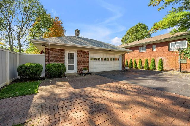 1014 Richmond Road, Lexington, KY 40502