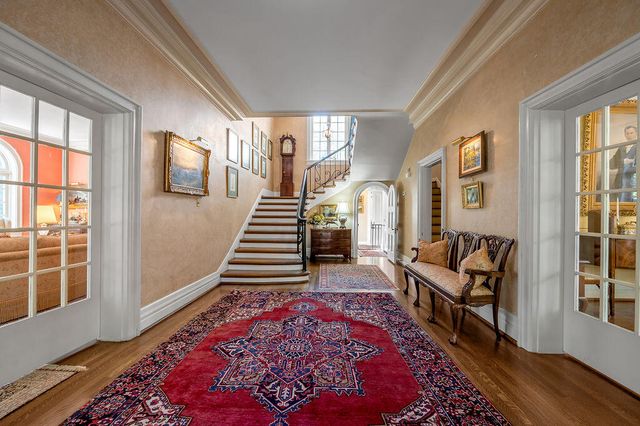 1014 Richmond Road, Lexington, KY 40502