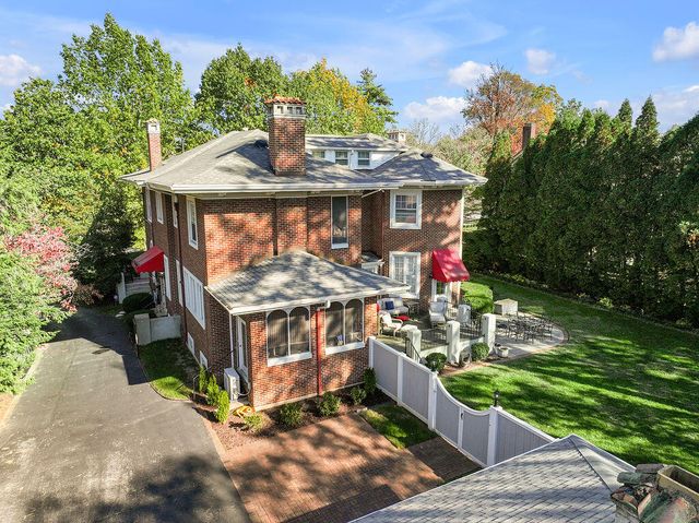 1014 Richmond Road, Lexington, KY 40502