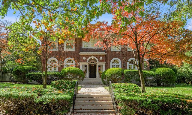 1014 Richmond Road, Lexington, KY 40502