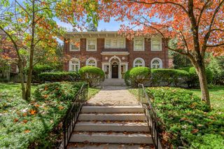 1014 Richmond Road, Lexington, KY 40502