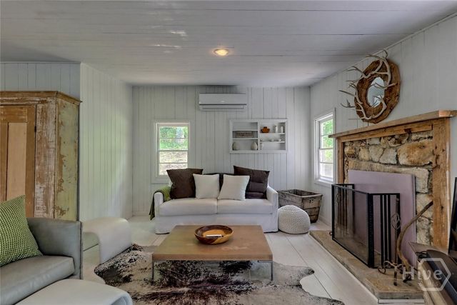 89 Arkansas Lane, Tiger, GA 30576
