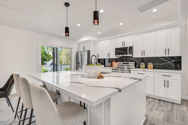 8436 N 13TH Place, Phoenix, AZ 85020