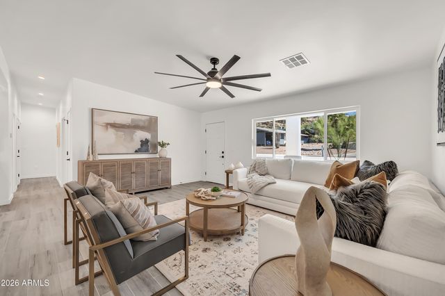 8436 N 13TH Place, Phoenix, AZ 85020